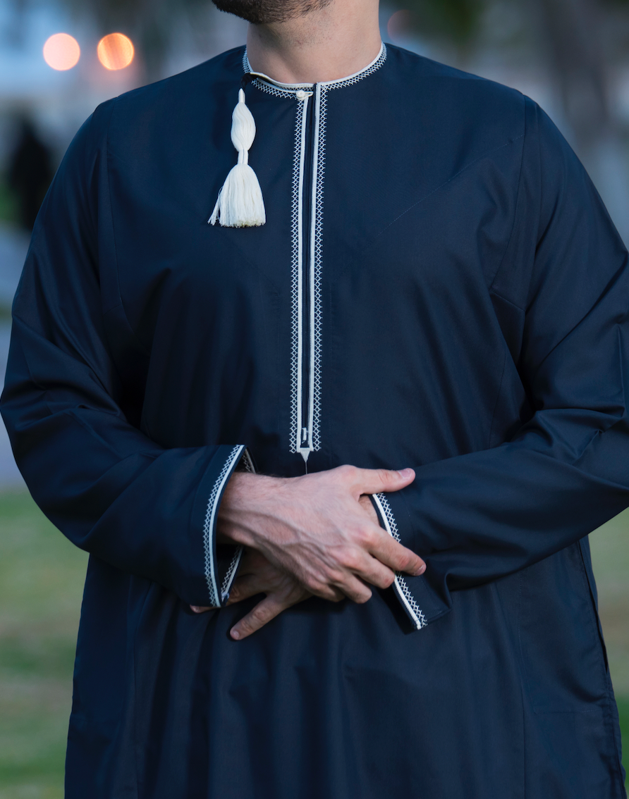 Dishdasha Omanais Tashkil Design 