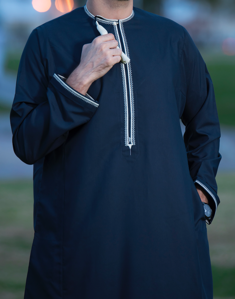Dishdasha Omanais Tashkil Design 